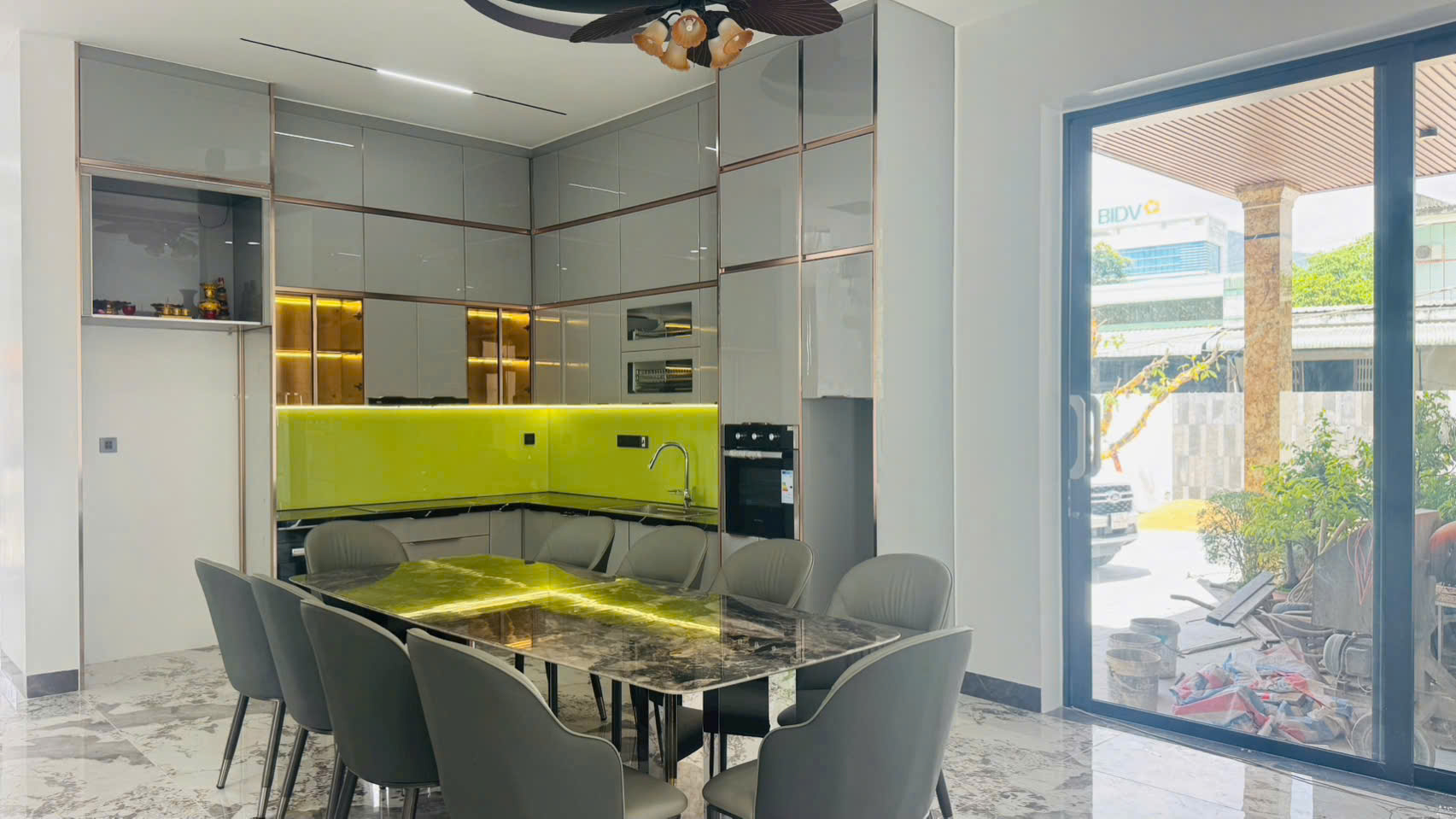 Gian Bếp Trị Giá Gần 200 Triệu