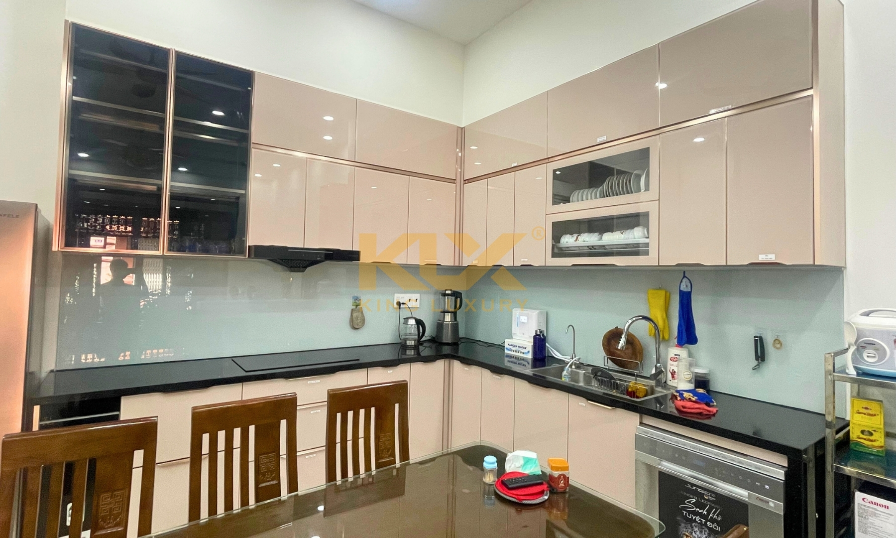 Thi công tủ bếp nhà chị Thắm